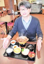 今年から新たに提供を始めた「たじま牛ホルモン鍋定食」＝３１日、香美町村岡区大糠の道の駅村岡ファームガーデン