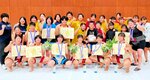 上位入賞した鳥取城北高女子相撲部関係の選手ら＝京都府立山城総合運動公園体育館