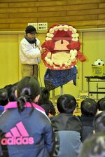 【どこに生える？】「歯の王様」とも呼ばれる６歳臼歯（第一大臼歯）。模型を使った説明で「生える場所はどこかな？」