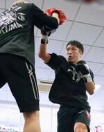 　練習を再開したボクシング４団体王者の井上尚弥＝横浜市の大橋ジム