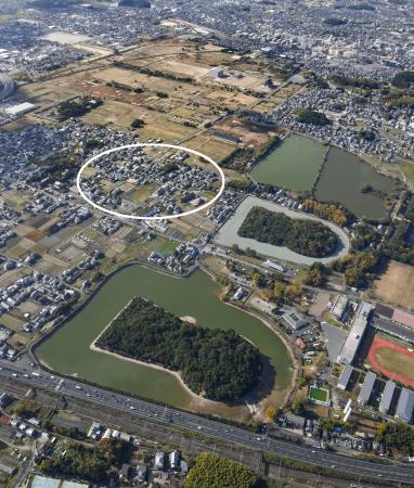 　佐紀池ノ尻古墳跡（丸印）が見つかった奈良市の佐紀古墳群