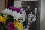 　金田茉莉さんの死去後、自宅に供えられた花＝埼玉県蕨市、２０２４年１月