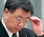 　記者会見する松野官房長官＝８日午前、首相官邸