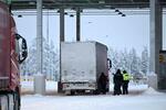 　ロシア国境にあるフィンランドの検問所＝２８日（ロイター＝共同）