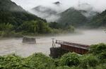 　２０２０年７月の豪雨で被害を受けたＪＲ肥薩線の橋梁（きょうりょう）＝２０２３年７月、熊本県球磨村