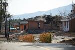 　韓国軍機による誤爆があった北部、京畿道抱川の破損した建物＝６日（ロイター＝共同）