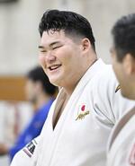 　練習で笑顔を見せる柔道男子１００キロ超級の斉藤立