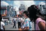　渋谷の風景を写した牛腸茂雄「見慣れた街の中で」（１９７８―８０年　（Ｃ）Ｔｈｅ　Ｅｓｔａｔｅ　ｏｆ　Ｓｈｉｇｅｏ　Ｇｏｃｈｏ，ｃｏｕｒｔｅｓｙ　ｏｆ　ＭＥＭ）（提供写真）