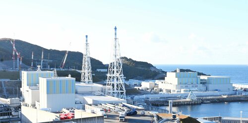 中国電力島根原発（左奥が２号機）＝松江市鹿島町