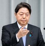 　記者会見する林官房長官＝２６日午前、首相官邸