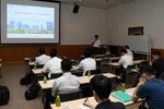 ワイヤレス充電の技術について理解を深めたワーキンググループの勉強会＝倉吉市上井のエキパル倉吉