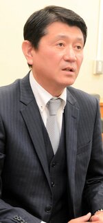 平井伸治氏