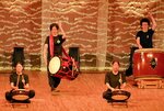 来場者を魅了した鳥取環境大和太鼓部の演奏＝９日、倉吉市のエースパック未来中心