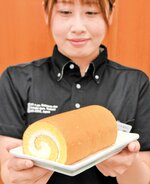 ミルクの優しい風味が特徴の「白バラ牛乳生ロールケーキ」