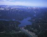 　田子倉ダムの上空写真＝２００４年６月。Ｊ－ＰＯＷＥＲ（電源開発）提供