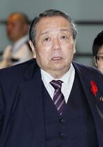 　村上誠一郎総務相