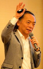 父親による育児や育児休業の重要性について説明する安藤氏