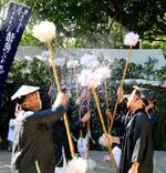 　鹿児島県・奄美群島の加計呂麻島で行われた、伝統行事「諸鈍シバヤ」＝２３日午後
