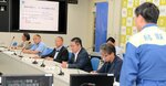 感震ブレーカーの普及促進策を話し合う協議会メンバー＝９日、鳥取県庁