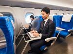 　報道陣に公開された、ビジネスでの東海道・山陽新幹線利用者向けの座席「Ｓ　ＷｏｒｋＰシート」＝６日午後