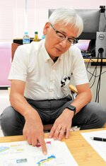 南海トラフ地震で想定される鳥取県への影響を解説する香川教授＝鳥取市湖山町南４丁目の鳥取大