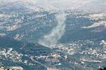 　イスラエル軍の攻撃を受け、レバノン南部で立ち上る煙＝２９日（ゲッティ＝共同）