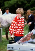 　セーターを着た英国の故ダイアナ元皇太子妃＝１９８１年６月（ゲッティ＝共同）