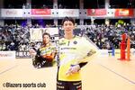 　Ｖリーグ男子１部で歴代最多を更新する５００試合出場を達成し、笑顔の日本製鉄堺・松本＝大浜だいしんアリーナ（チーム提供）