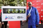 　２時間０分３５秒の世界新で優勝した男子のケルビン・キプタム＝シカゴ（ゲッティ＝共同）