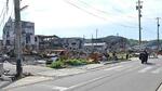 　地震後の火災で大半が焼失した「輪島朝市」の焼け跡＝５月５日、石川県輪島市（バイクのナンバープレートを画像加工しています）