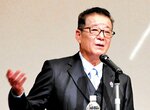 自身も取り組んだ「身を切る改革」について語る松井氏＝６日、鳥取県米子市明治町の米子ワシントンホテルプラザ