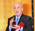 出席者に感謝の気持ちを伝える長尾さん