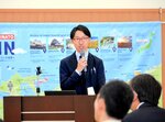 クルーズ船の寄港地の観光商品造成のポイントについて語る大江さん＝２６日、境港市の境夢みなとターミナル