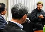 広田市長らに施設整備の必要性を訴える松本会長（右）＝２８日、倉吉市役所