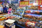　ソウル最大の水産物市場「鷺梁津市場」＝１日（共同）