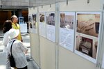 ハンセン病にまつわる史料写真などが並んだパネル展＝２２日、鳥取市のとりぎん文化会館