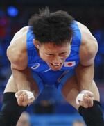 　男子フリー７４キロ級準決勝で勝利し、雄たけびを上げる高谷大地＝パリ（共同）