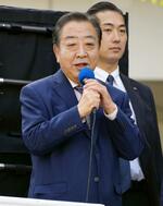 　街頭演説する立憲民主党の野田代表＝１１日午後、東京都練馬区