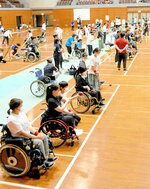 鳥取県内外から多くの選手が出場した米子ロータリーカップ。米子では競技人口が拡大している＝７月８日、米子市両三柳の県立武道館