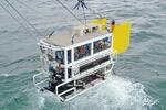 　海上自衛隊のヘリコプター墜落事故で海底の捜索に使われた無人探査機「ディープ・トウ」（海洋研究開発機構提供）