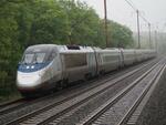 　アムトラックのワシントン―ボストン間を走る高速列車「アセラ」＝２０２４年５月４日、アメリカ東部メリーランド州（共同）