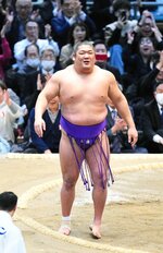 大相撲春場所で１１０年ぶりとなる新入幕優勝を果たした東前頭１７枚目の尊富士＝２４日、エディオンアリーナ大阪