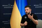 　９日、米ワシントンで講演するウクライナのゼレンスキー大統領（ロイター＝共同）