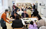 給産会の地域食堂参加者（画像の一部が加工されています）