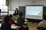 　昨年末始めた「号令に時間がかかる教室」の授業風景＝２３年１２月９日、大阪府大東市
