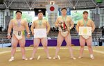 新人戦団体優勝の近大チーム。左から新島、神藤、野坂、東山の各選手