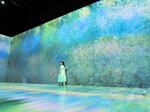 「Ｉｍｍｅｒｓｉｖｅ　Ｍｕｓｅｕｍ　ＯＳＡＫＡ」を体験する山之内すずさん