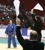 　２０１０年９月、世界柔道の女子５２キロ級決勝で判定で敗れた中村美里＝国立代々木競技場