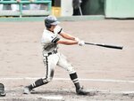 ２回戦・鳥取工―倉吉北　倉吉北は八回、１死満塁から池田が左中間適時打を放ち、５―４と勝ち越す＝ヤマタスポーツパーク野球場