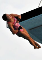 成年女子高飛び込みで５位入賞した安田舞＝鹿児島市鴨池公園水泳プール
